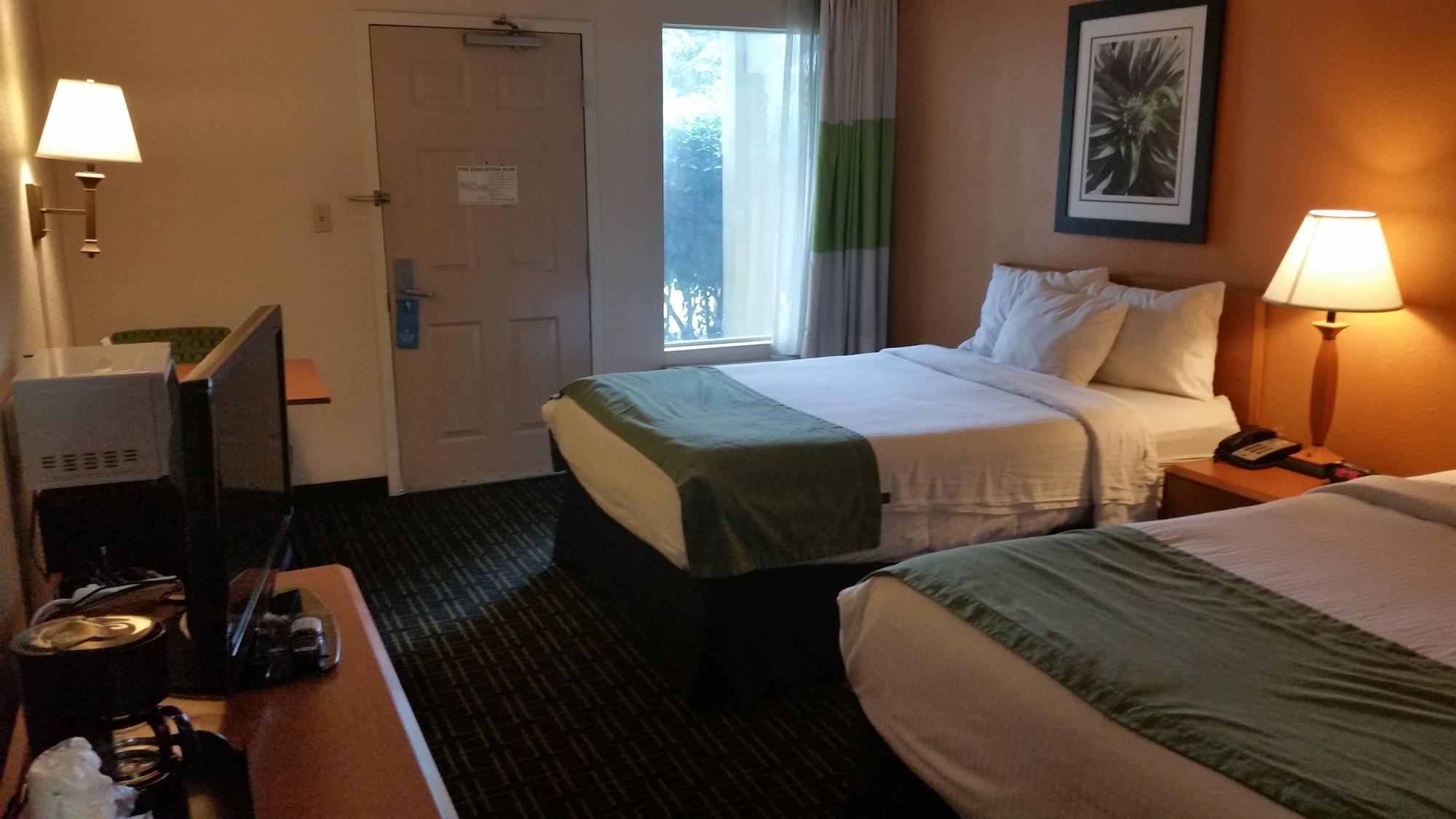 Days Inn By Wyndham Chattanooga/Hamilton Place Экстерьер фото