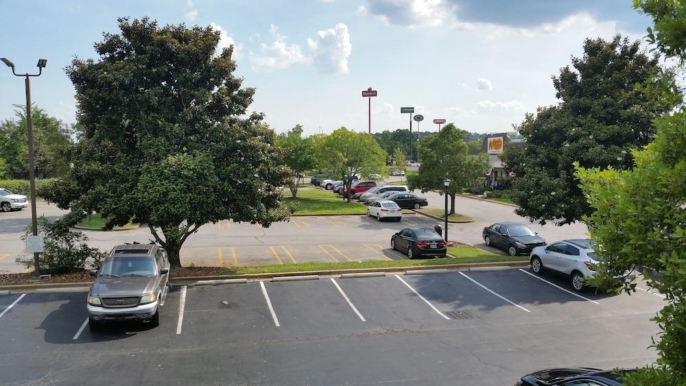 Days Inn By Wyndham Chattanooga/Hamilton Place Экстерьер фото