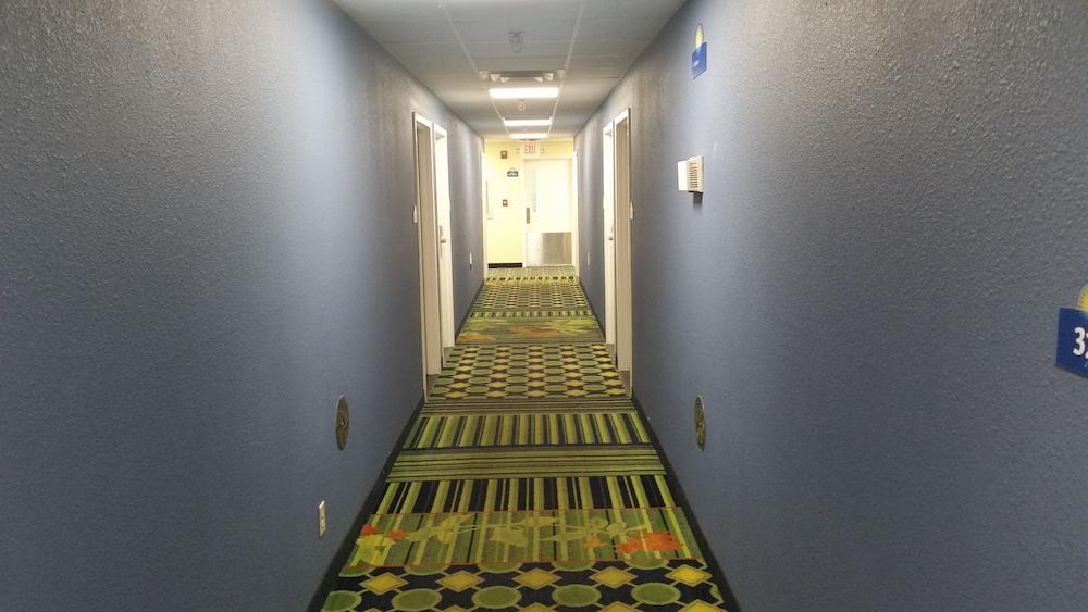 Days Inn By Wyndham Chattanooga/Hamilton Place Экстерьер фото