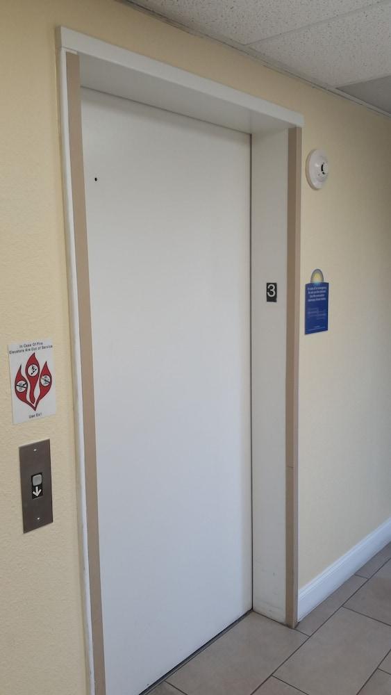 Days Inn By Wyndham Chattanooga/Hamilton Place Экстерьер фото