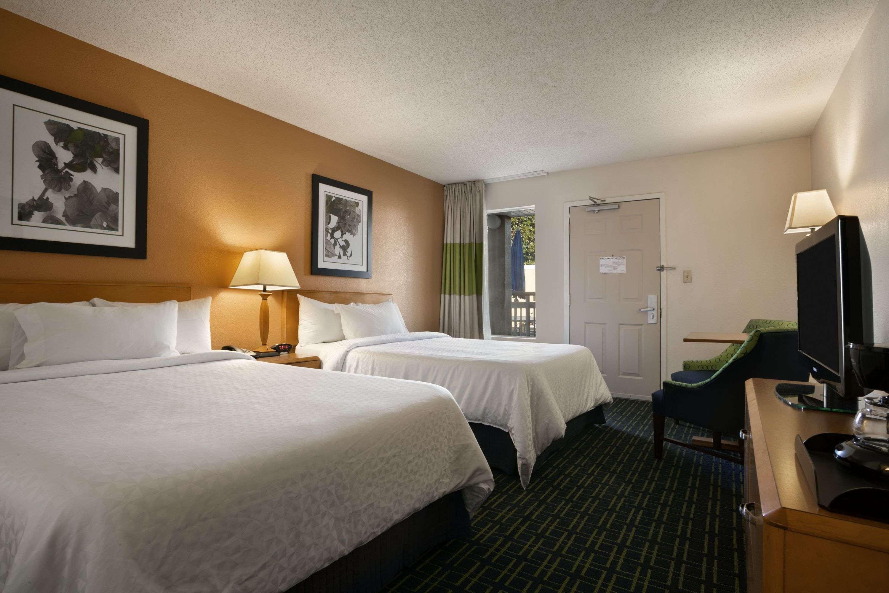 Days Inn By Wyndham Chattanooga/Hamilton Place Экстерьер фото
