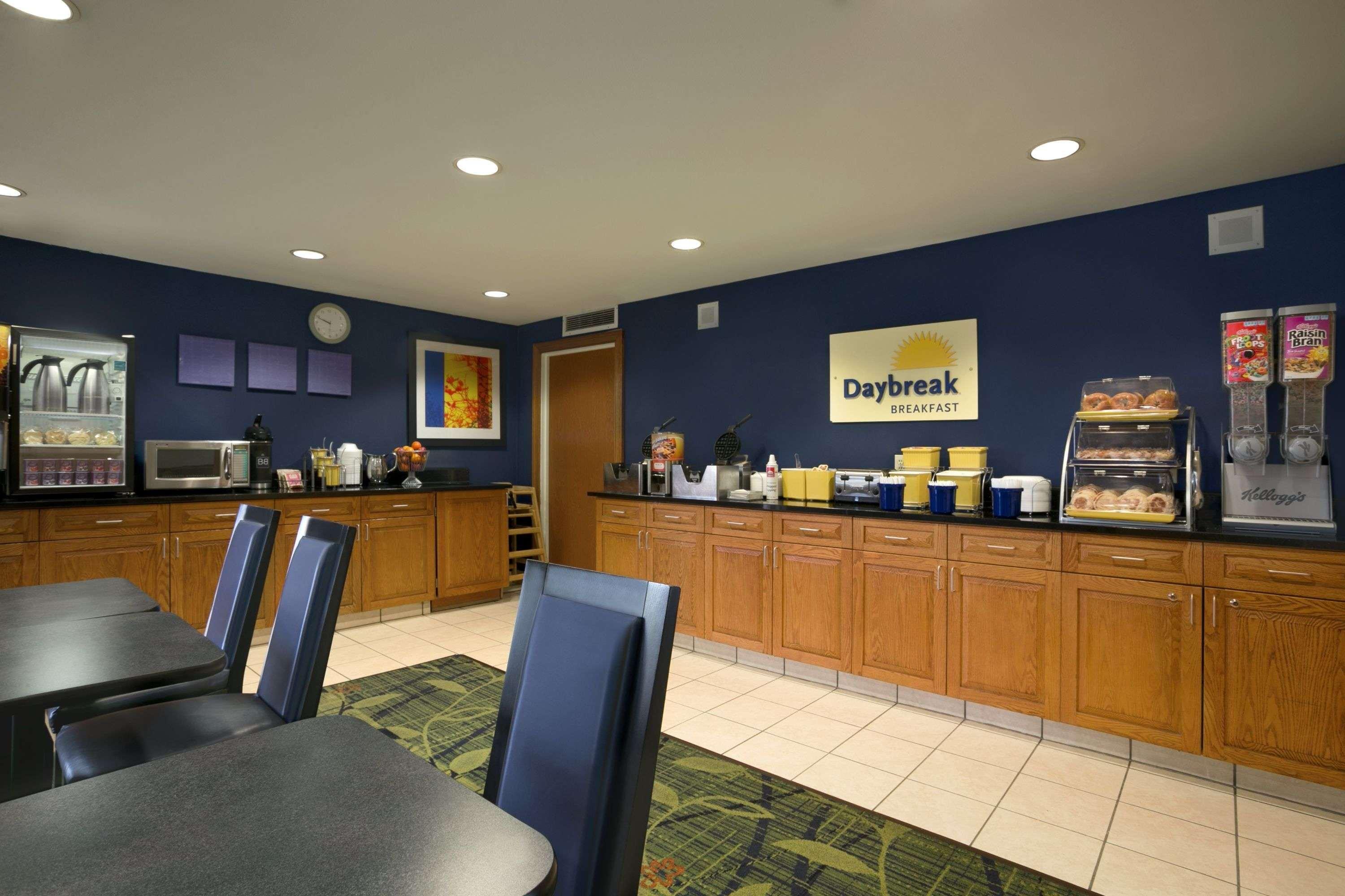 Days Inn By Wyndham Chattanooga/Hamilton Place Экстерьер фото