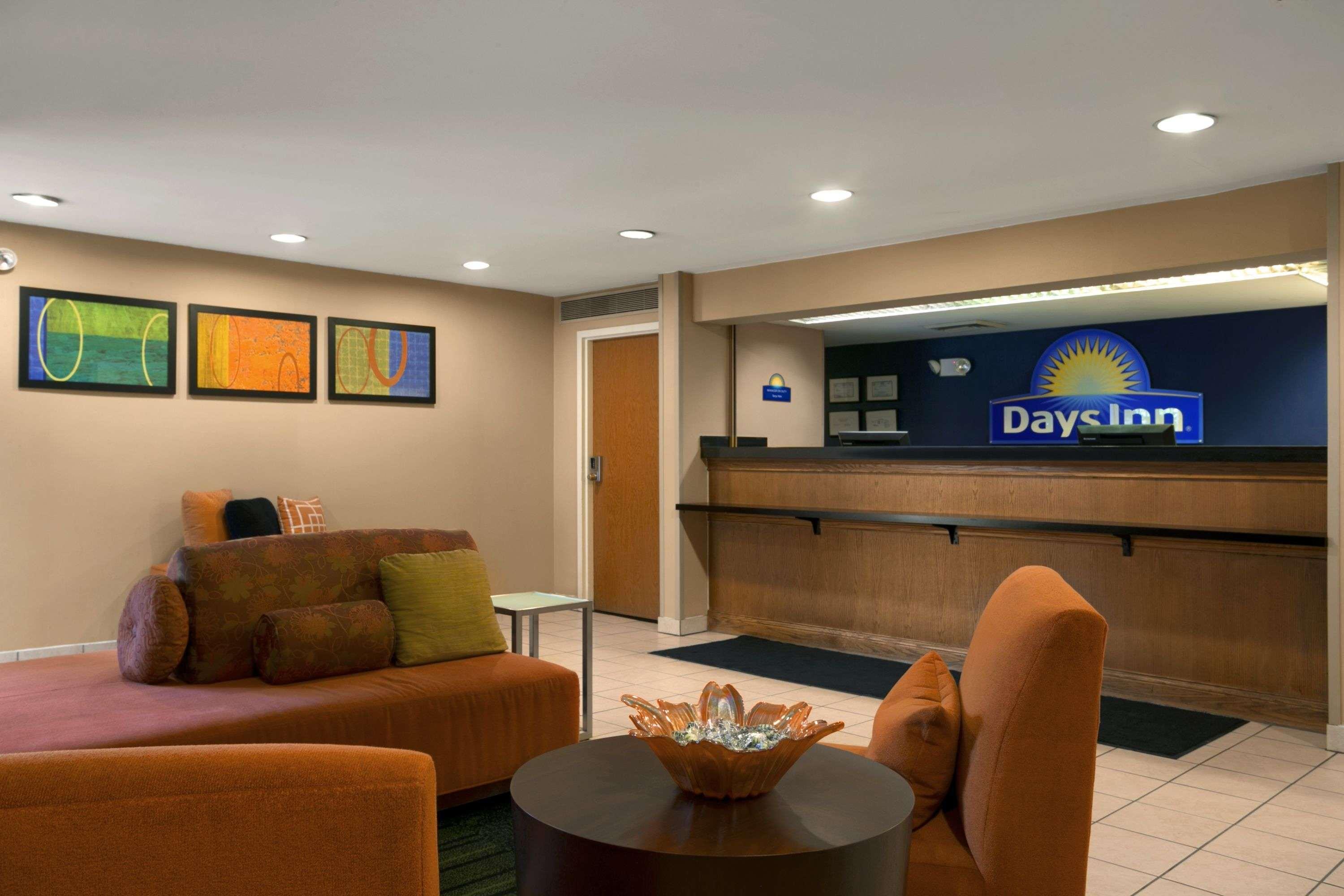 Days Inn By Wyndham Chattanooga/Hamilton Place Экстерьер фото