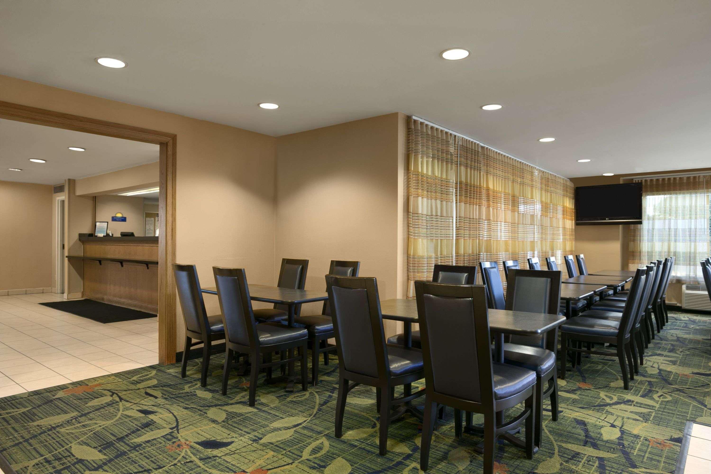 Days Inn By Wyndham Chattanooga/Hamilton Place Экстерьер фото