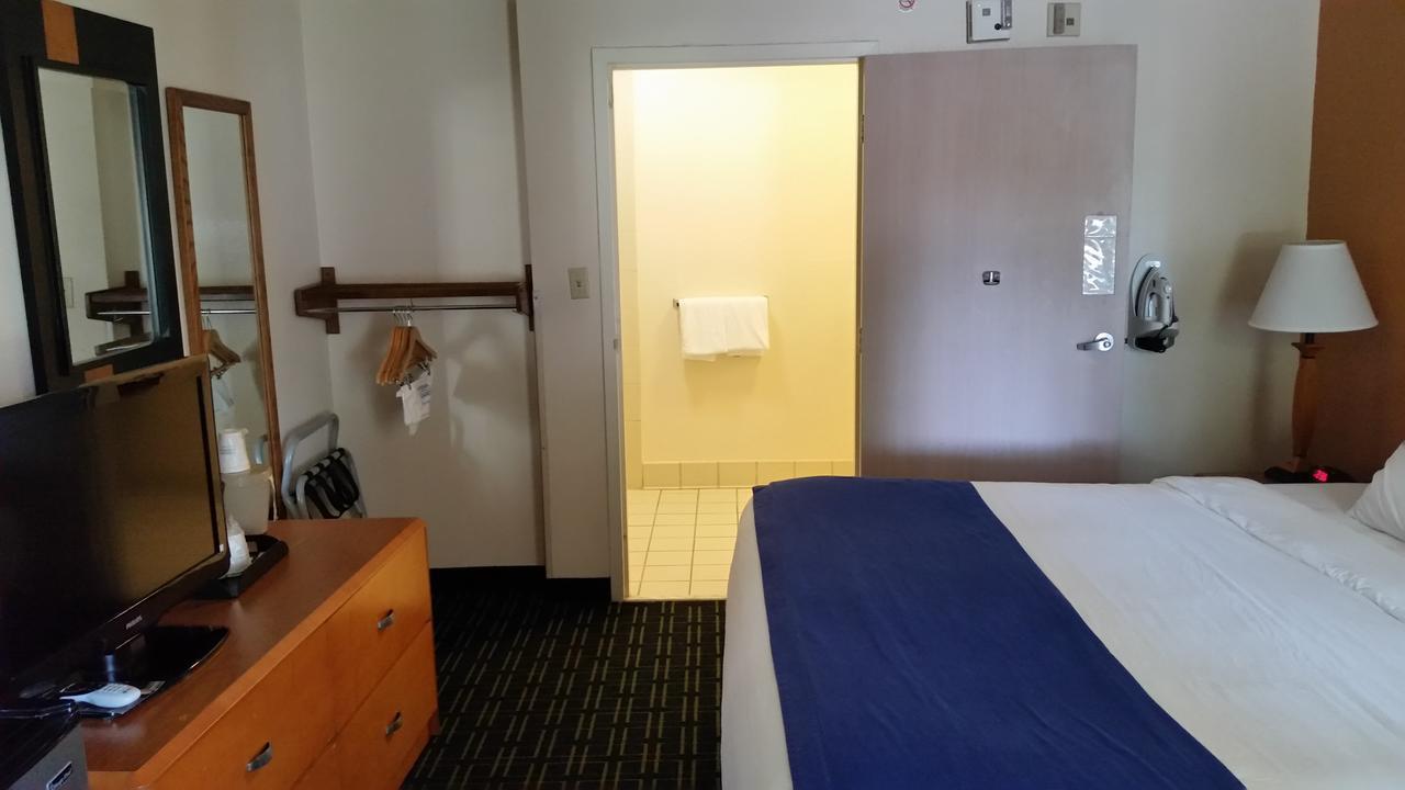 Days Inn By Wyndham Chattanooga/Hamilton Place Экстерьер фото