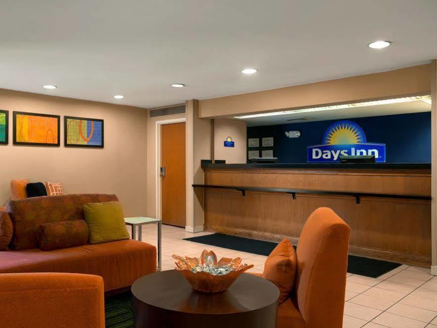 Days Inn By Wyndham Chattanooga/Hamilton Place Экстерьер фото